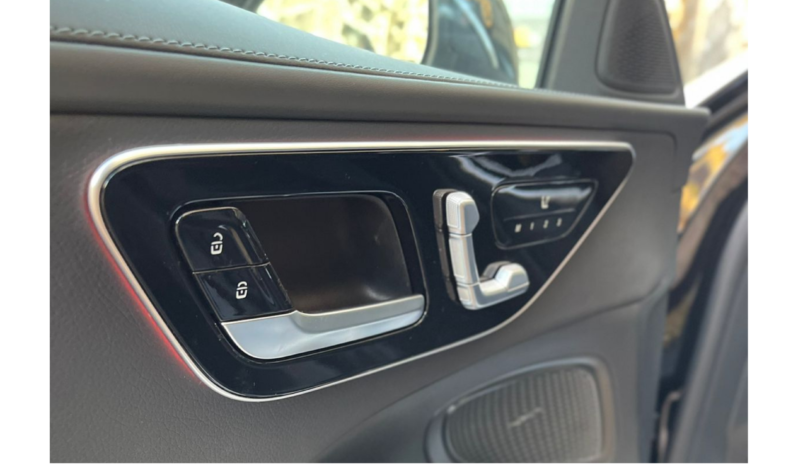 
								MERCEDES C180 AVENTGARDE 2024 full									